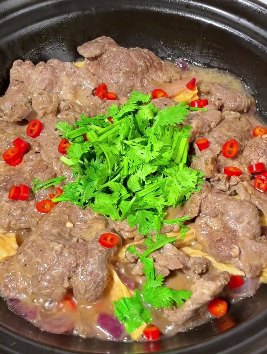 家常美味砂锅焗牛肉!