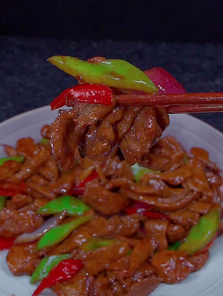 酱爆鸭片这样做简单方便