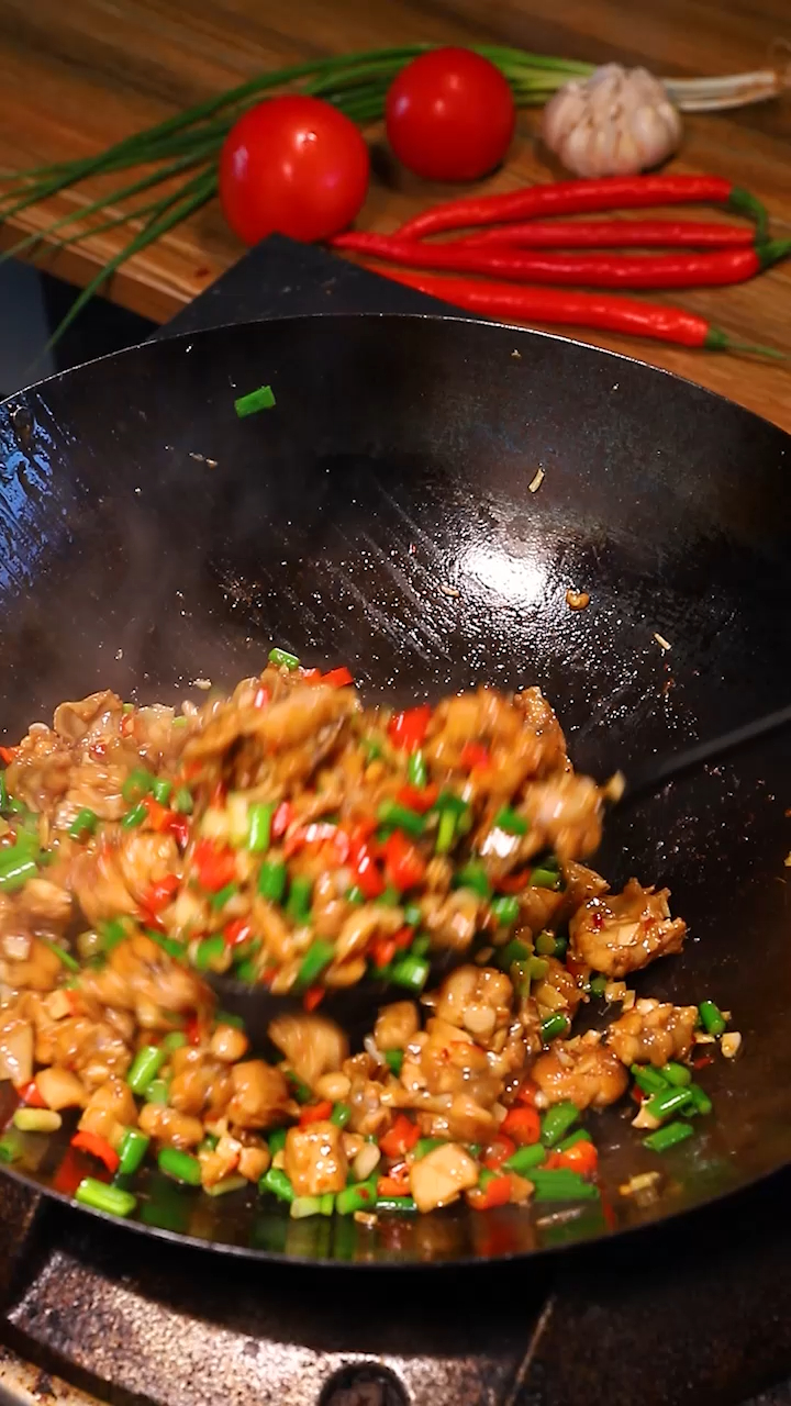 爆炒牛蛙的家常做法