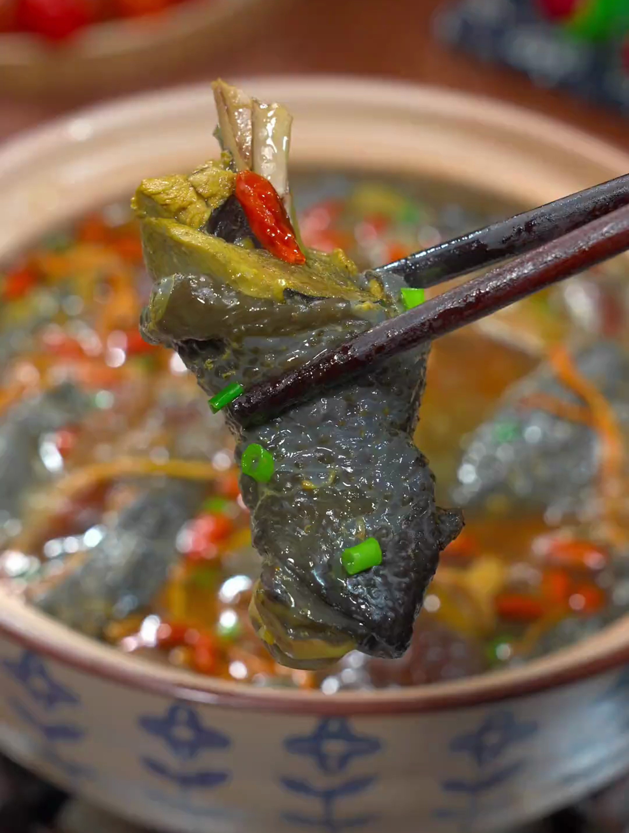 天气慢慢变凉了,这个乌鸡菌菇汤一定要多做给老婆喝,汤鲜味美