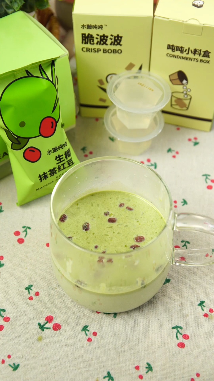 水獭吨吨生椰抹茶红豆奶茶