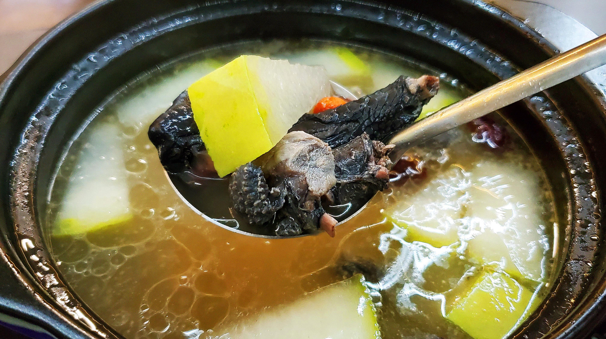 滋补养颜的乌鸡冬瓜汤做法,不会下厨的小白都能做,清甜营养好喝