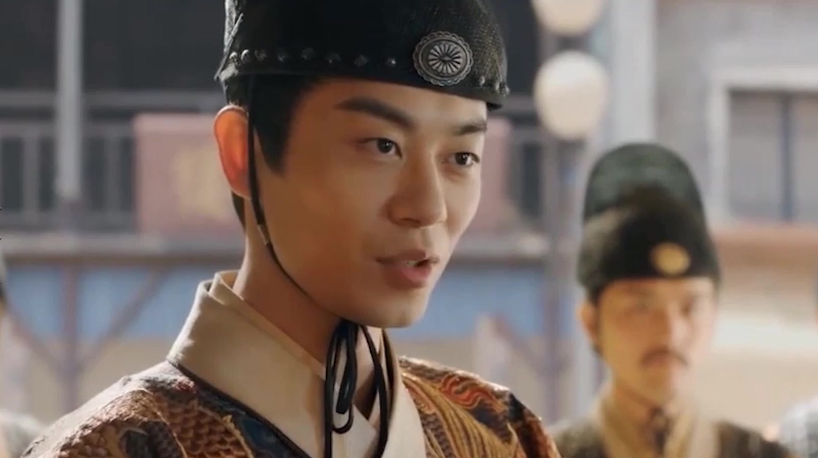 飞鱼服造型,朱亚文厂里厂气,任嘉伦出场姿势帅炸,佛爷气质老成