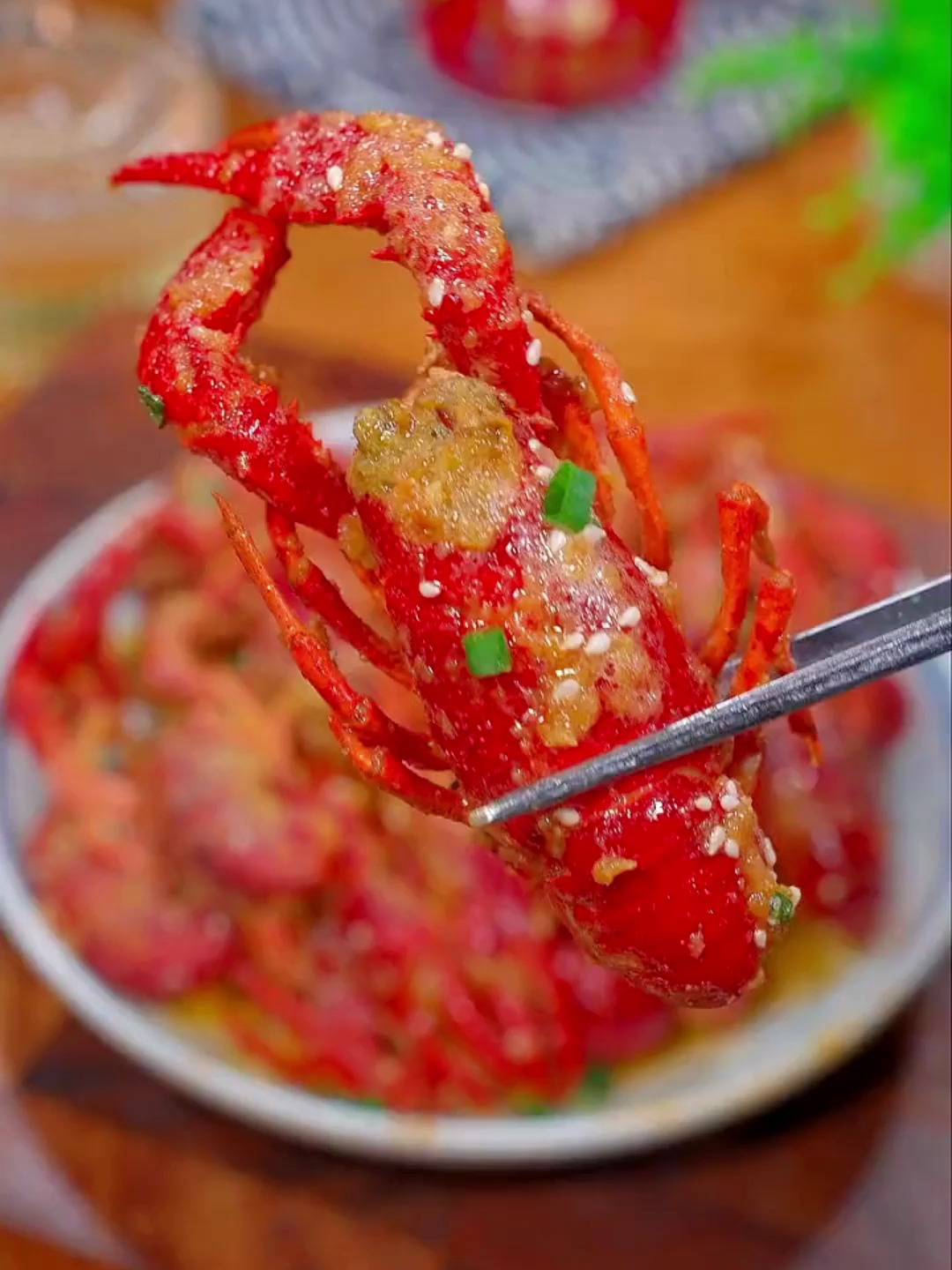 咸蛋黄小龙虾,咸香酥脆,好吃到停不下来