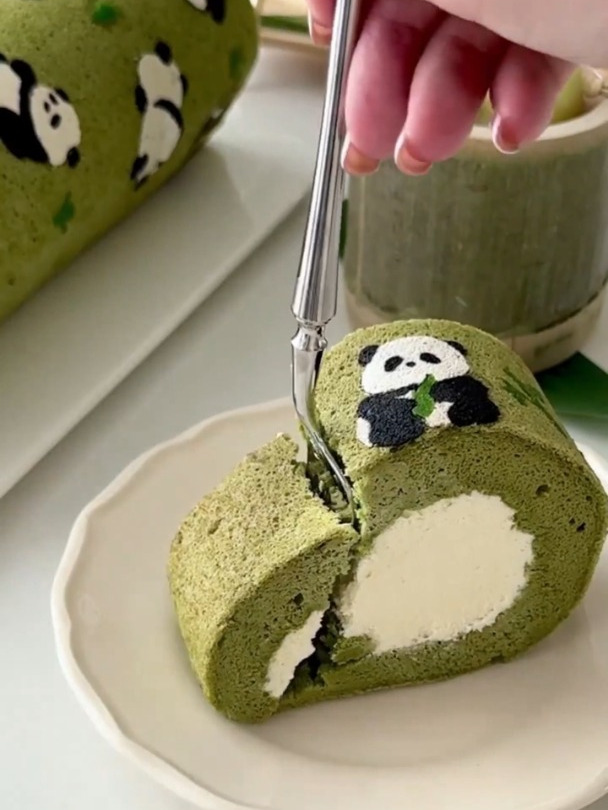 捅了熊猫窝超可爱熊猫彩绘蛋糕卷