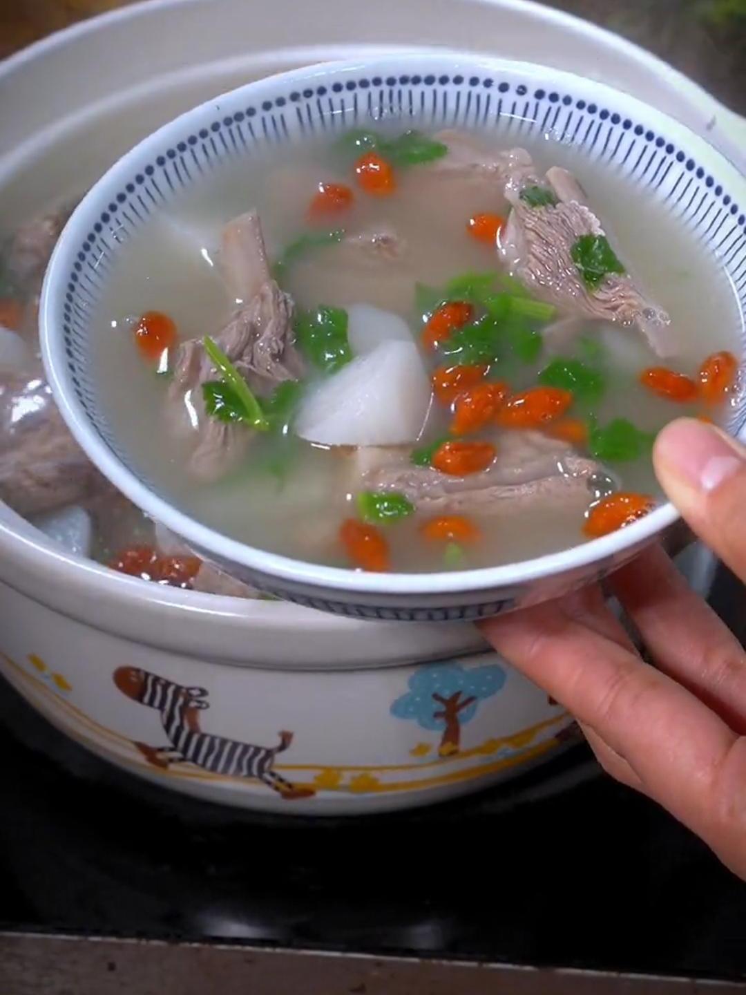 这样做的羊肉汤汤鲜味美,肉好吃,汤好喝