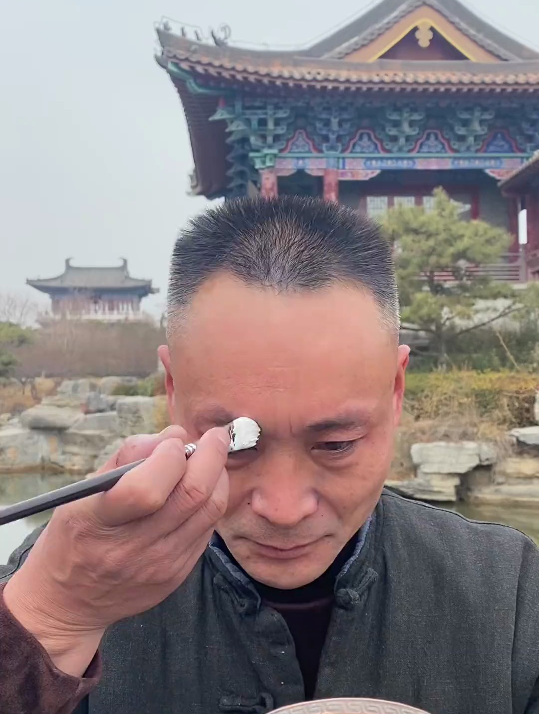 没有一笔是多余的40多秒完成脸谱