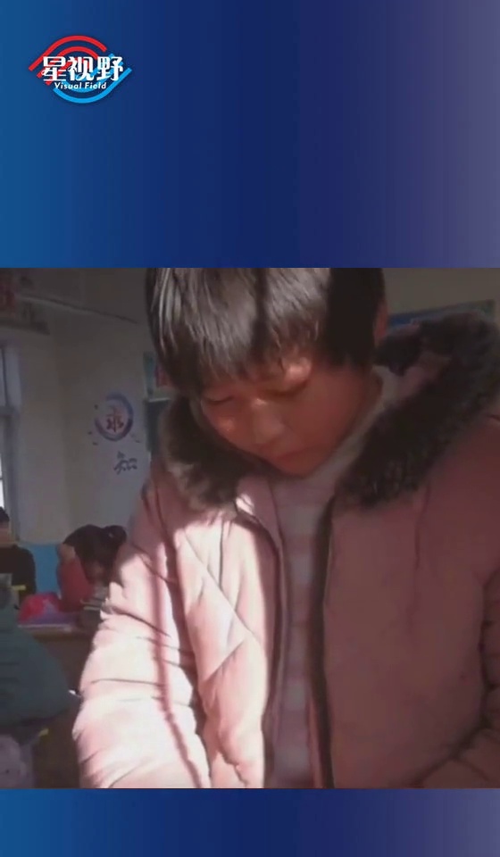 留守儿童冬至过生日给妈妈打电话,妈妈一句给你订蛋糕了女孩秒哭