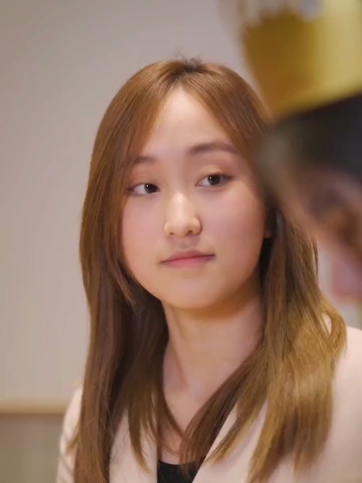 你们说蛋糕是用来吃的还是用来糊脸的