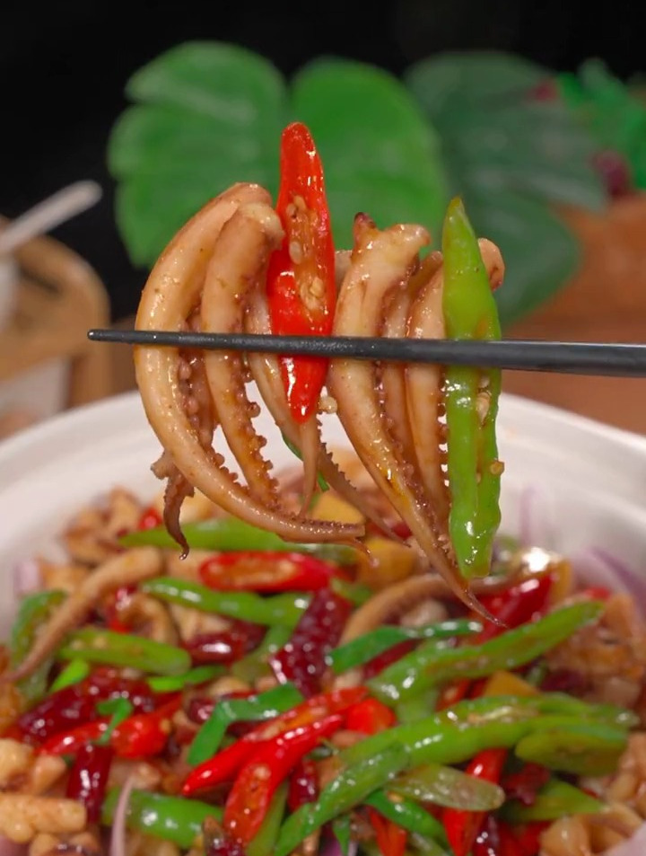 麻辣过瘾的椒盐鱿鱼须