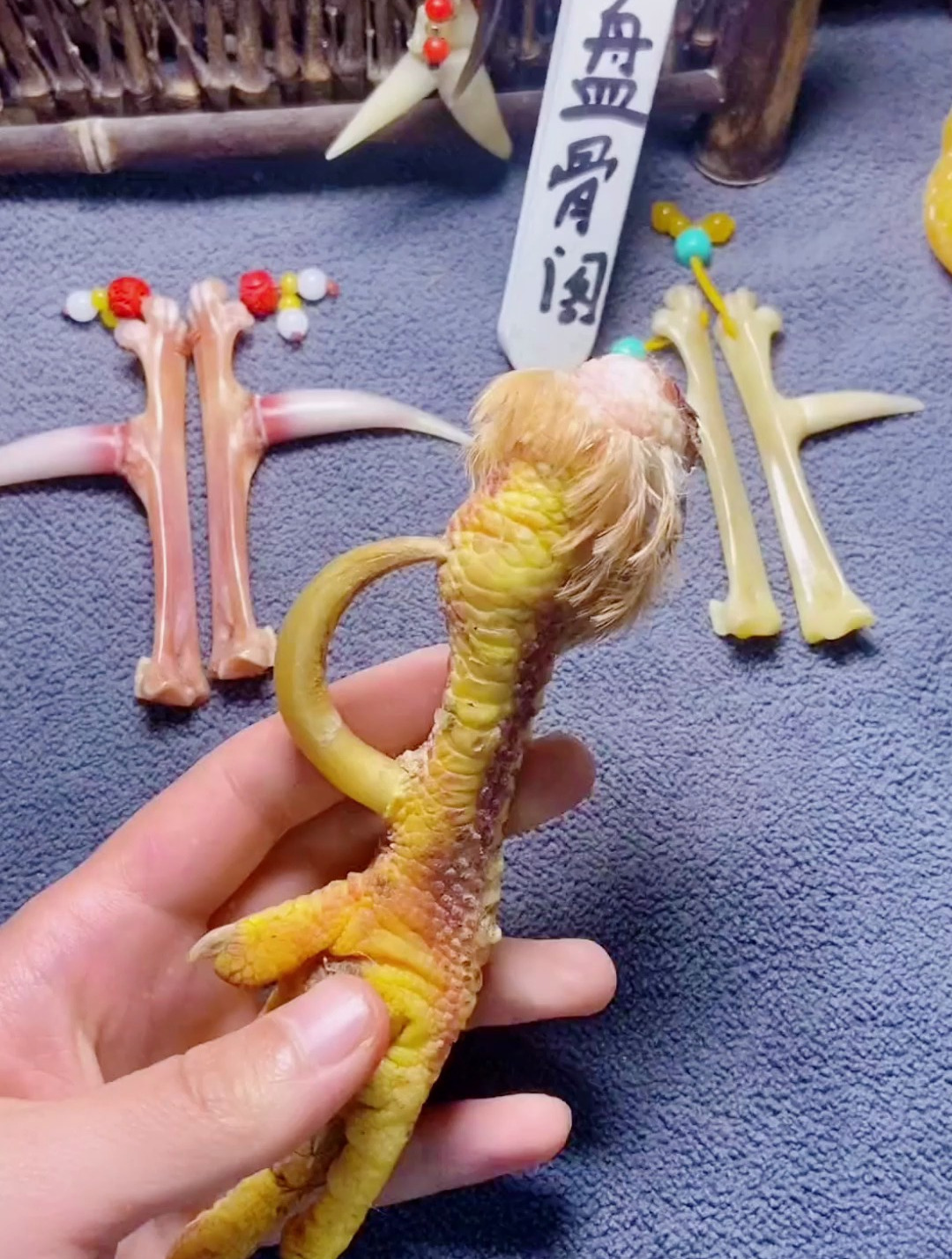 文玩鸡爪骨教程来了,认为是胶水粘的可以来看一下就明白了