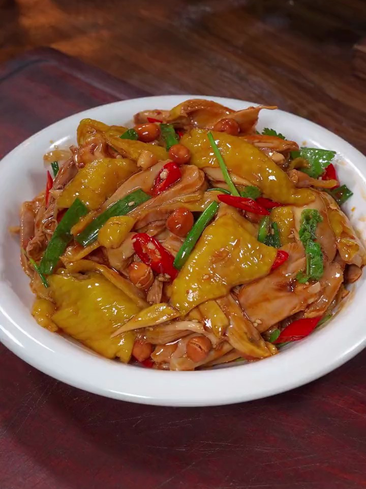 风味独特的麻辣手撕鸡