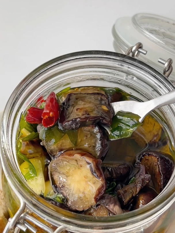 百搭西餐佐菜,意式油浸茄子~香喷喷