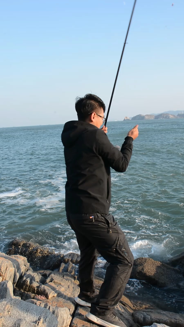 没有鱼钓封竿?试试打远投海竿钓鱼