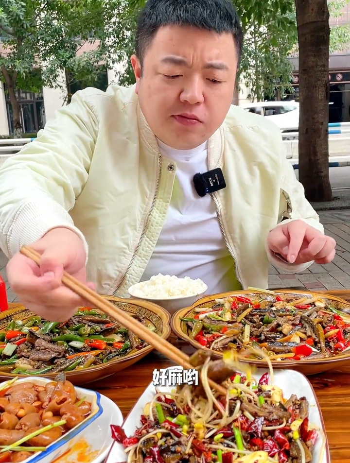 据说开了三十五年的重庆江湖菜!