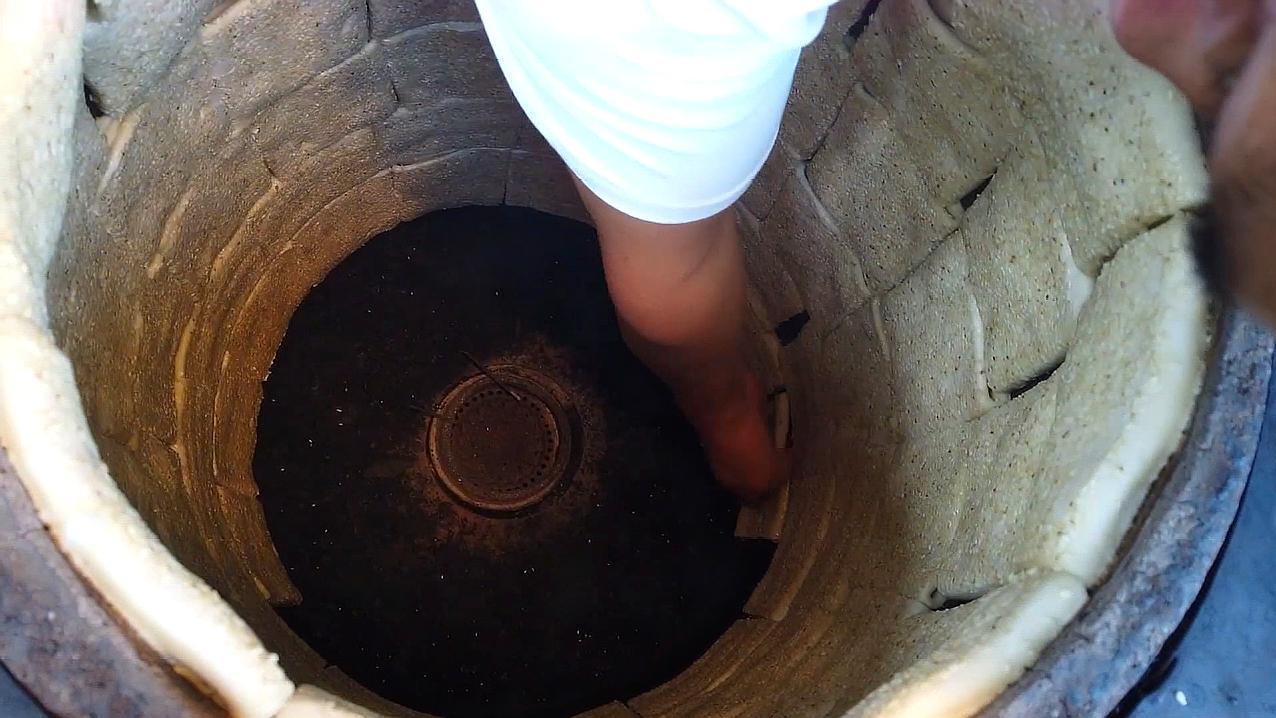 #千城早餐# 【做事板板正正的鹿泉人做出的缸炉烧饼:四四方方、干干脆脆】缸炉烧饼作为鹿泉最