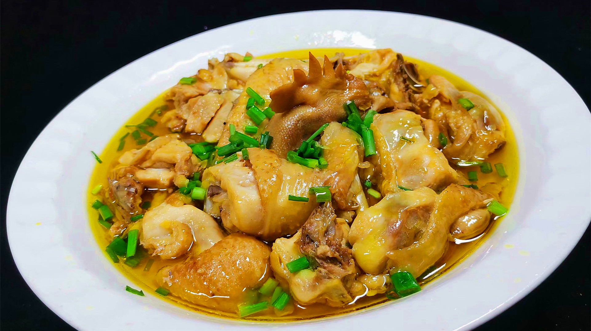 大厨分享：原味蒸鸡，只放盐和糖，味道却比红烧的还好吃，为啥？