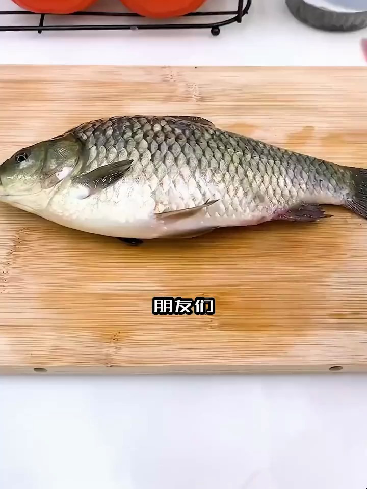 不锈钢鱼鳞刀,既能开鱼肚,又可刮鱼鳞,方便又实用,厨房必备