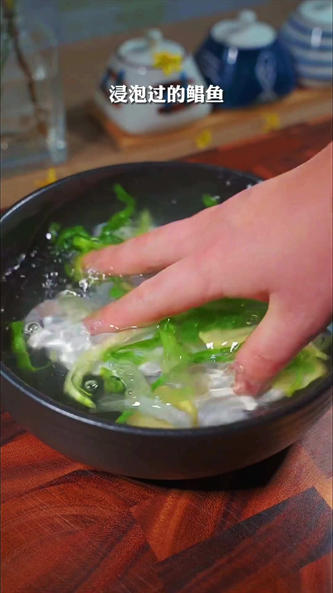 鲳鱼最好吃的做法就是葱油清蒸了,鲜嫩无比