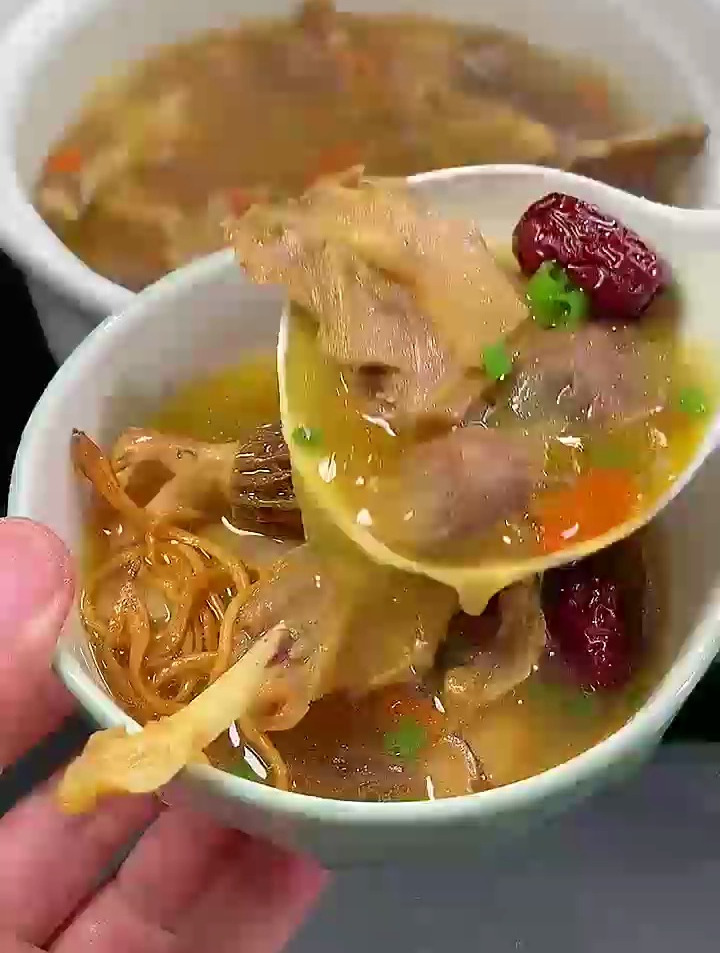 老公工作太辛苦,给他炖个这样的老鸭汤吧,做法简单