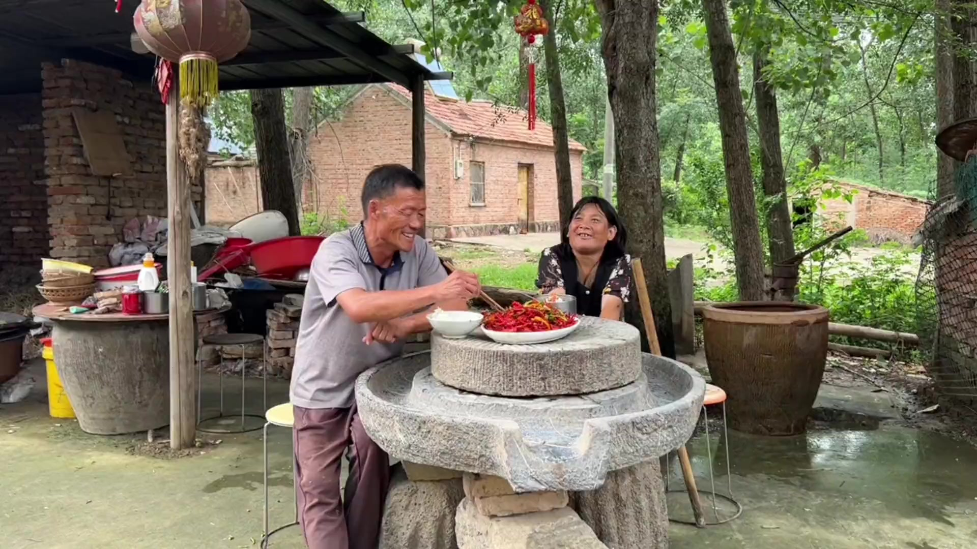 这么大颗的榴莲不能浪费,做个榴莲炖鸡