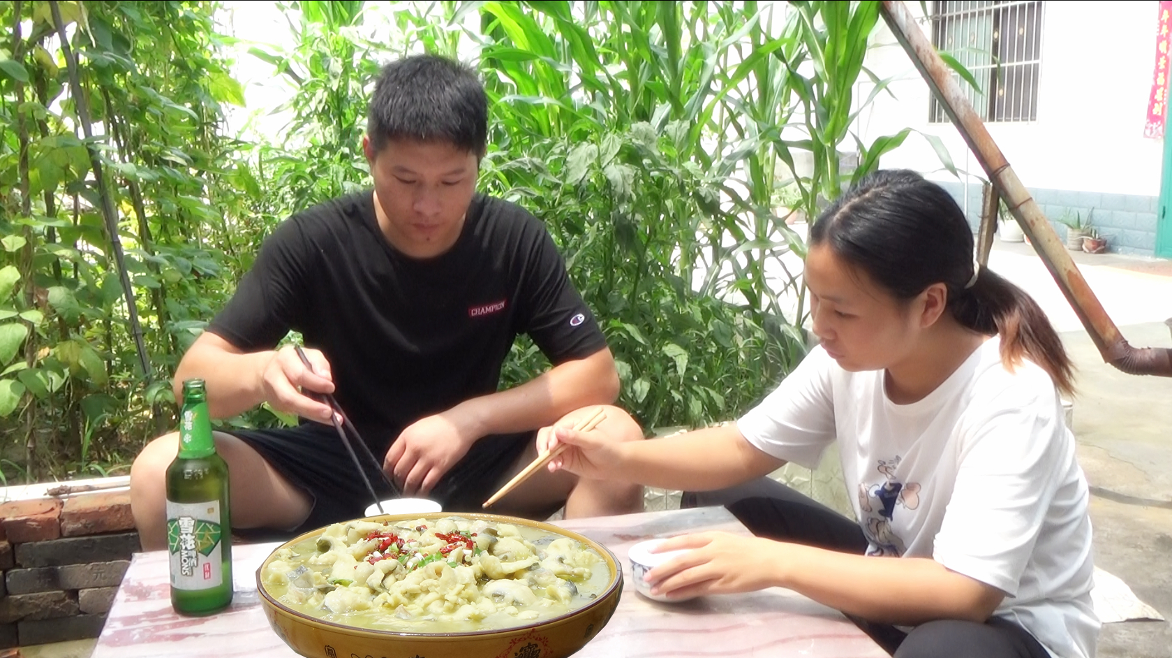 买了一条清江鱼,做《酸菜鱼》吃,再下点烩面,吃的真舒坦