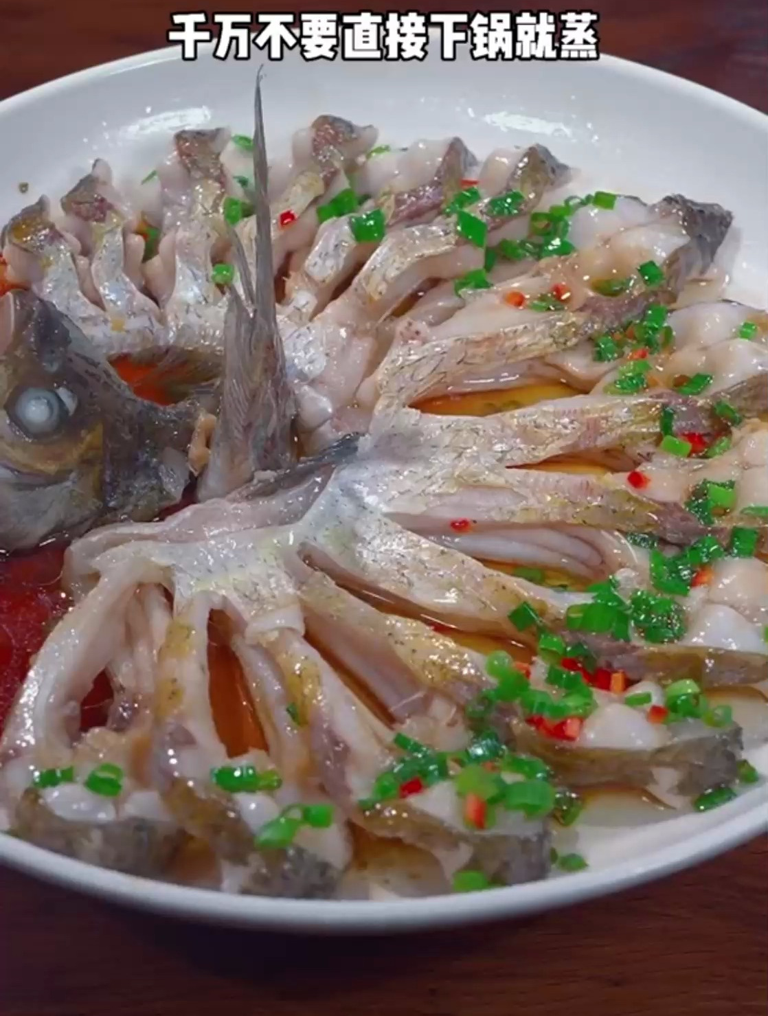 清蒸鱼详细的做法鳊鱼,这样做做法简单肉质鲜嫩好吃