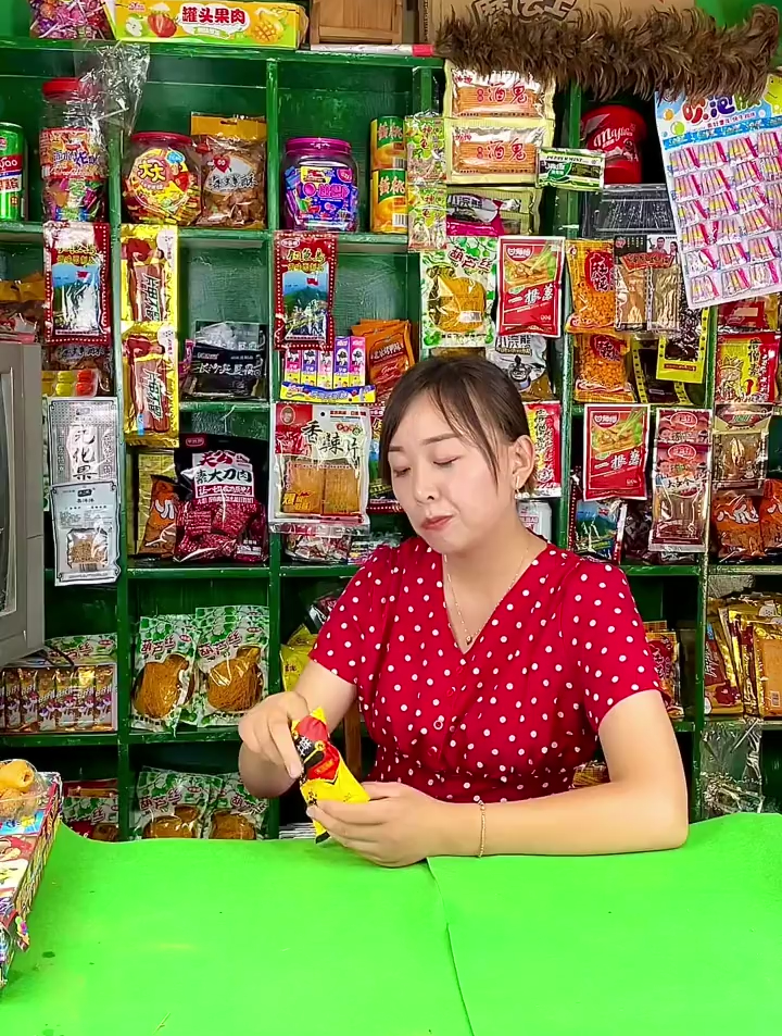 小时候吃过的乡巴佬鸡脖,还记得什么味道吗?