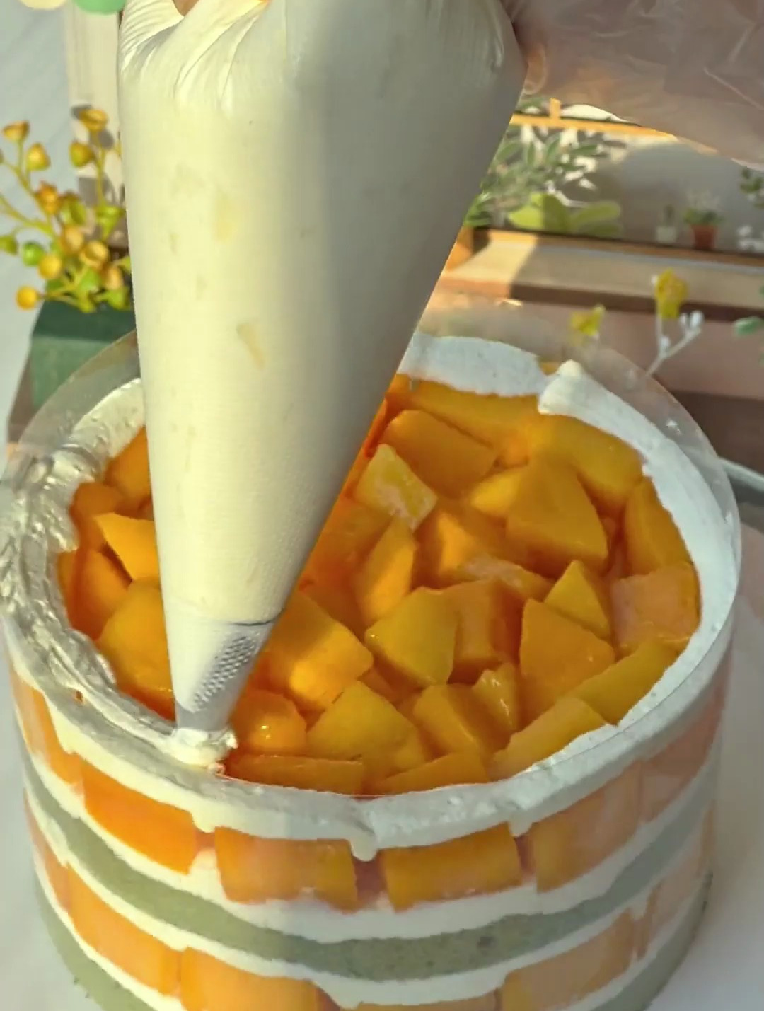 沉浸式做芒果裸蛋糕满满都是料