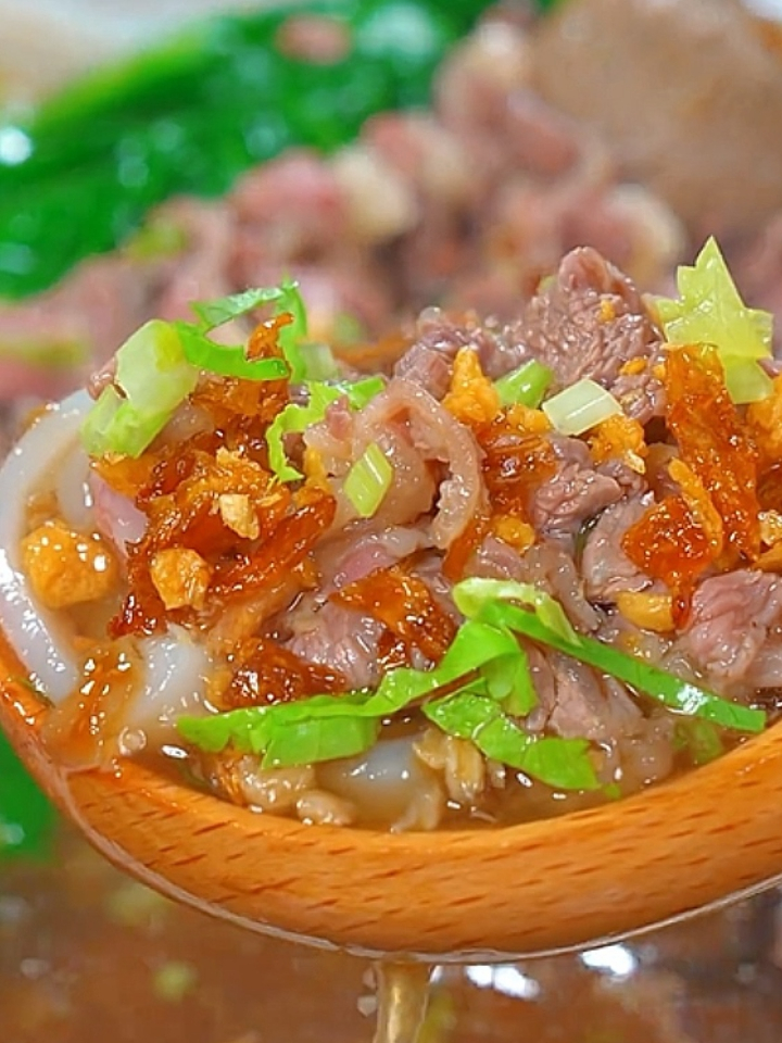 广东潮汕有名的牛肉粿条汤,别看做法简单,味道特别好
