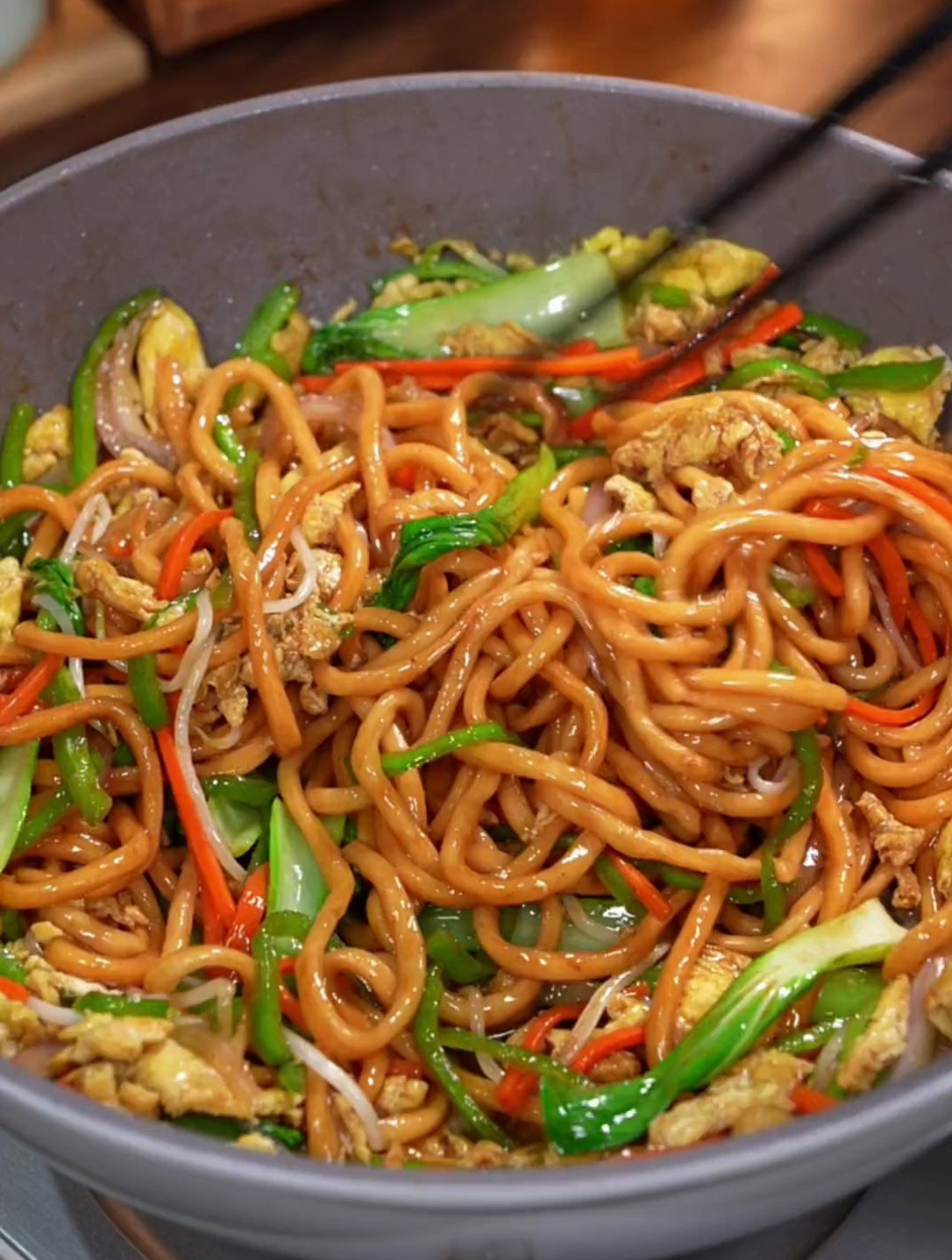 炒拉条子最简单又好吃的做法,口感爽滑 劲道入味 一定要试试