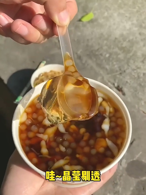 爱上重庆的理由!自助凉虾冰粉算一个!