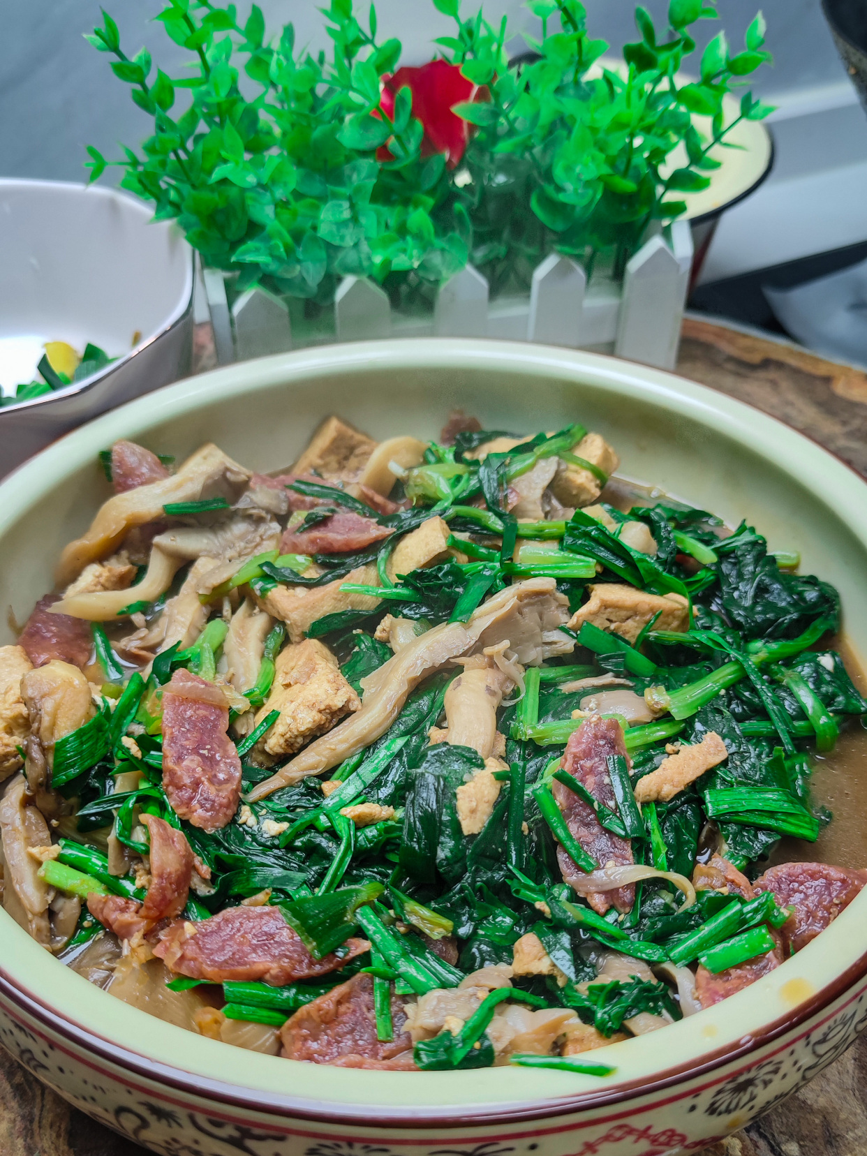 菠菜炖豆腐怎样做才好吃?试试多加这两样食材,鲜香味美超级下饭