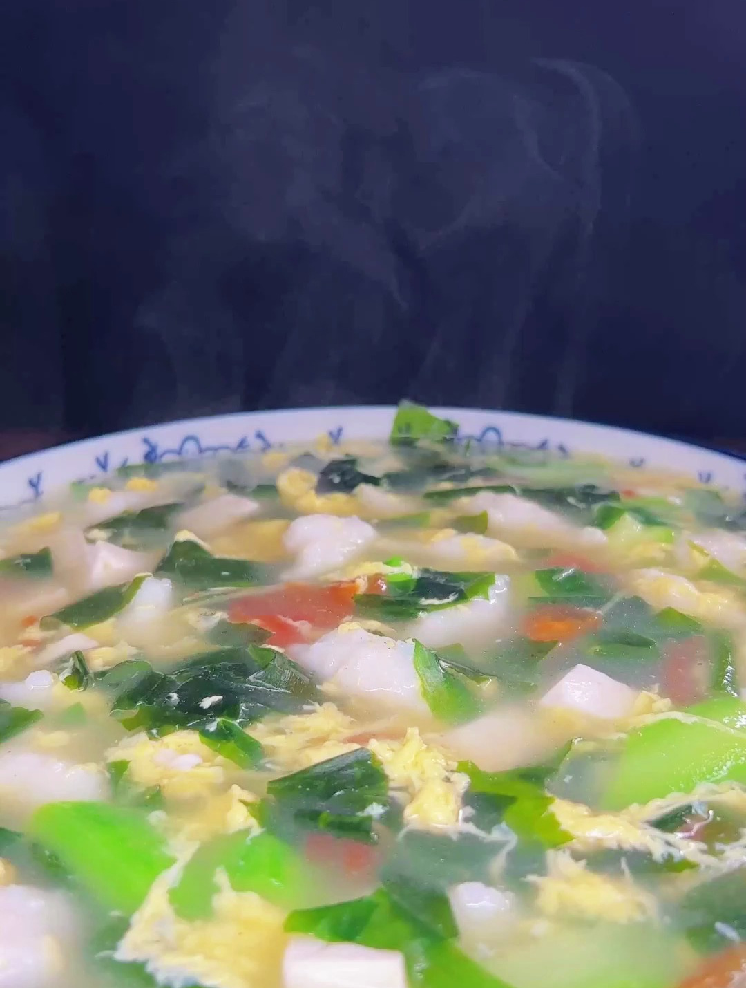 墨鱼滑丝瓜豆腐汤