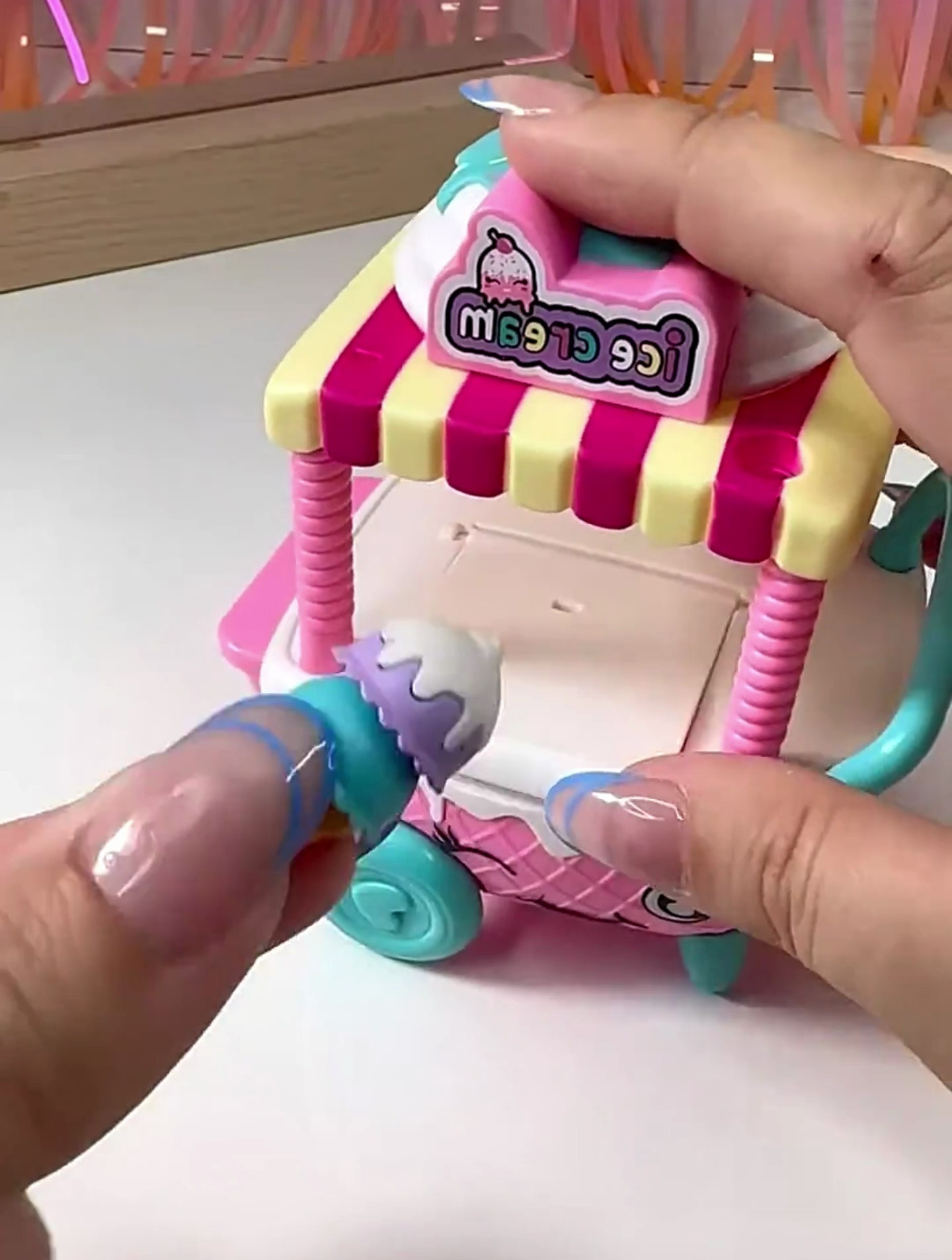 玩具ASMR:迷你版冰淇淋小推车