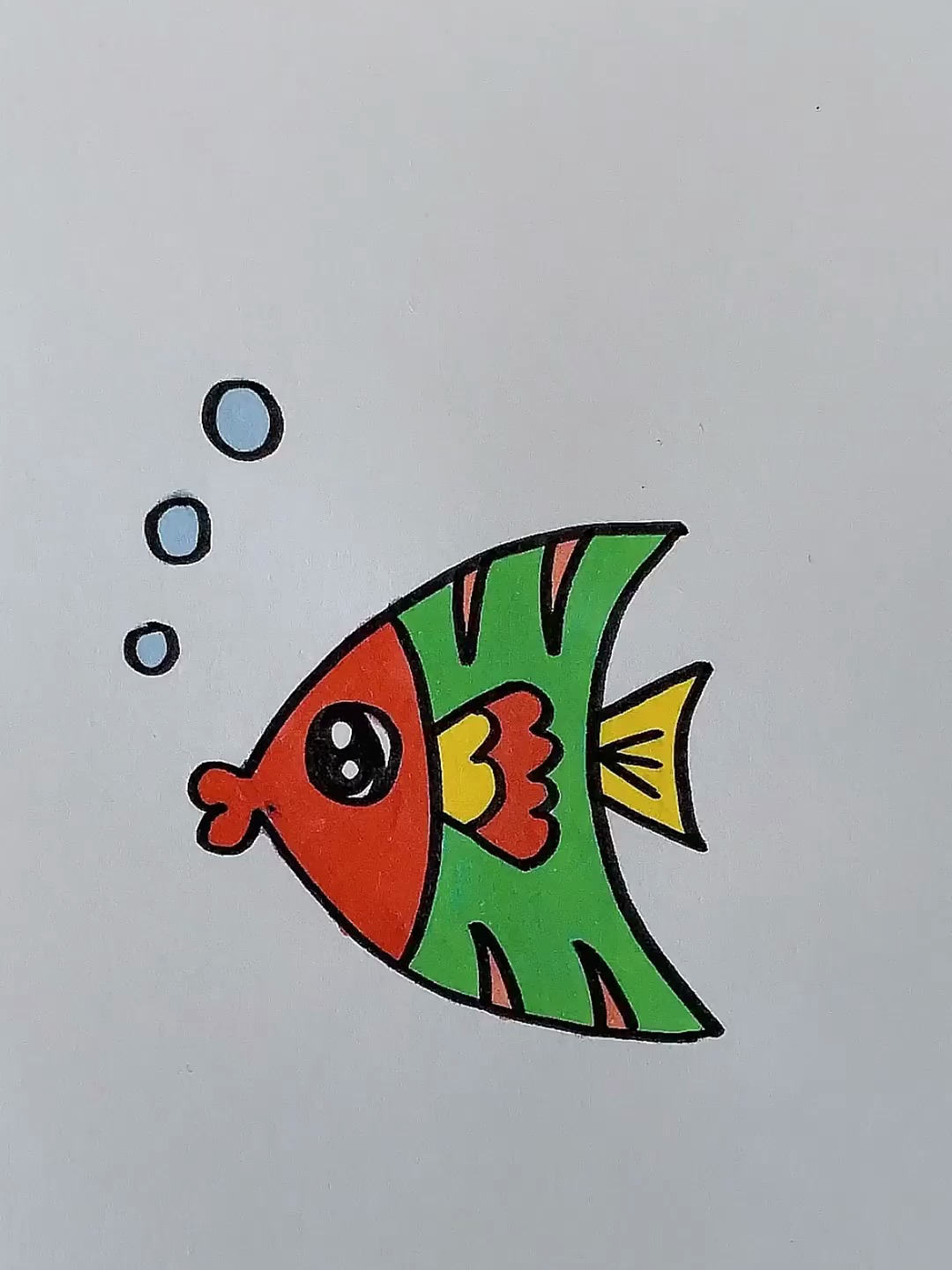 超级可爱又简单的小鱼简笔画,适合幼儿入门,涂上颜色特别好看!