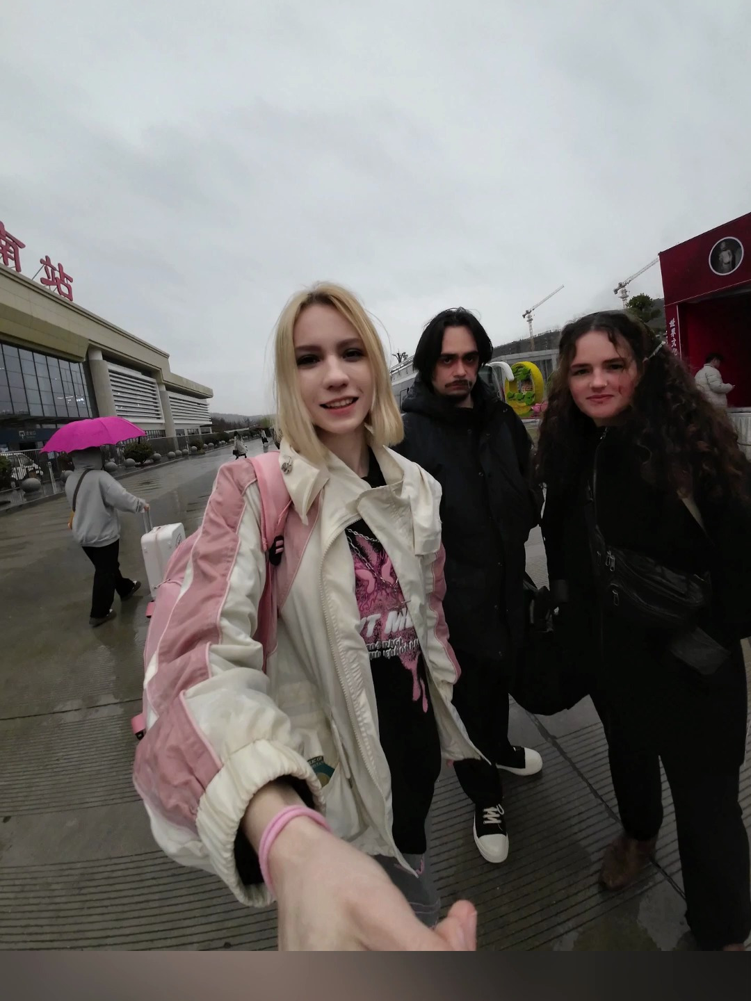 兰大留学生挑战吃天水麻辣烫