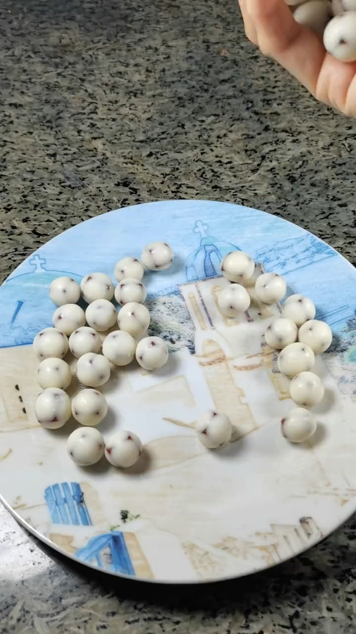 你以为这个是巧克力豆,其实是酸奶山楂球