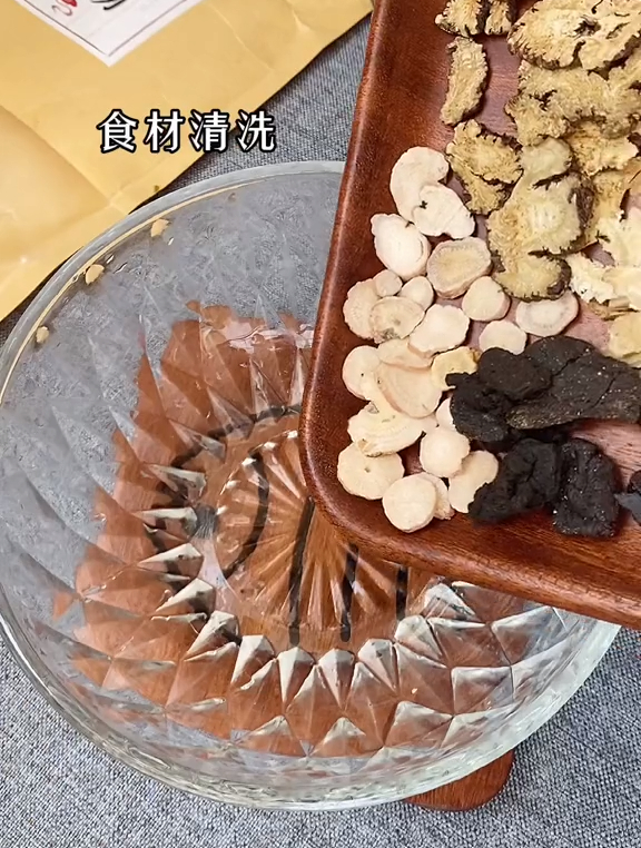 保持比同龄人年轻 每个月喝几天四物汤,喝出好气色