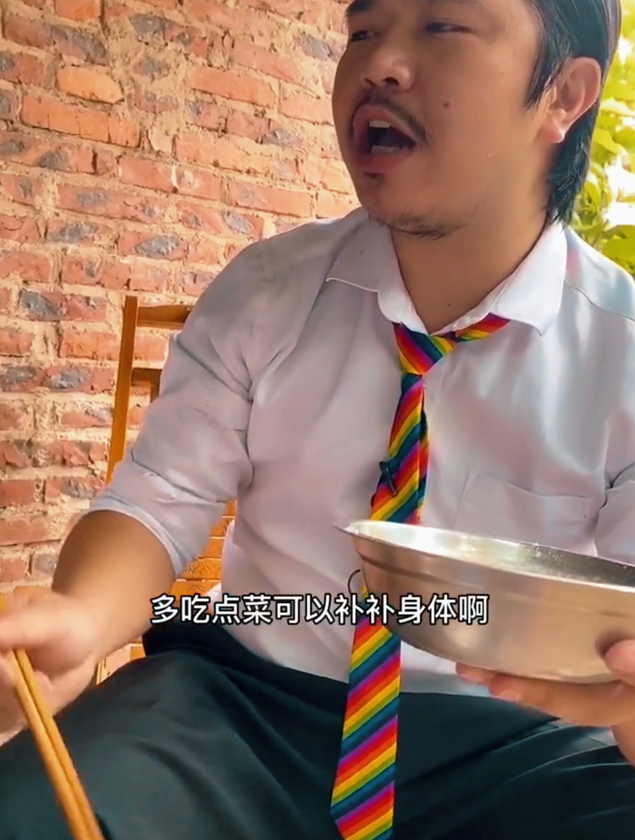 让员工吃白粥榨菜也说得让你无可挑剔