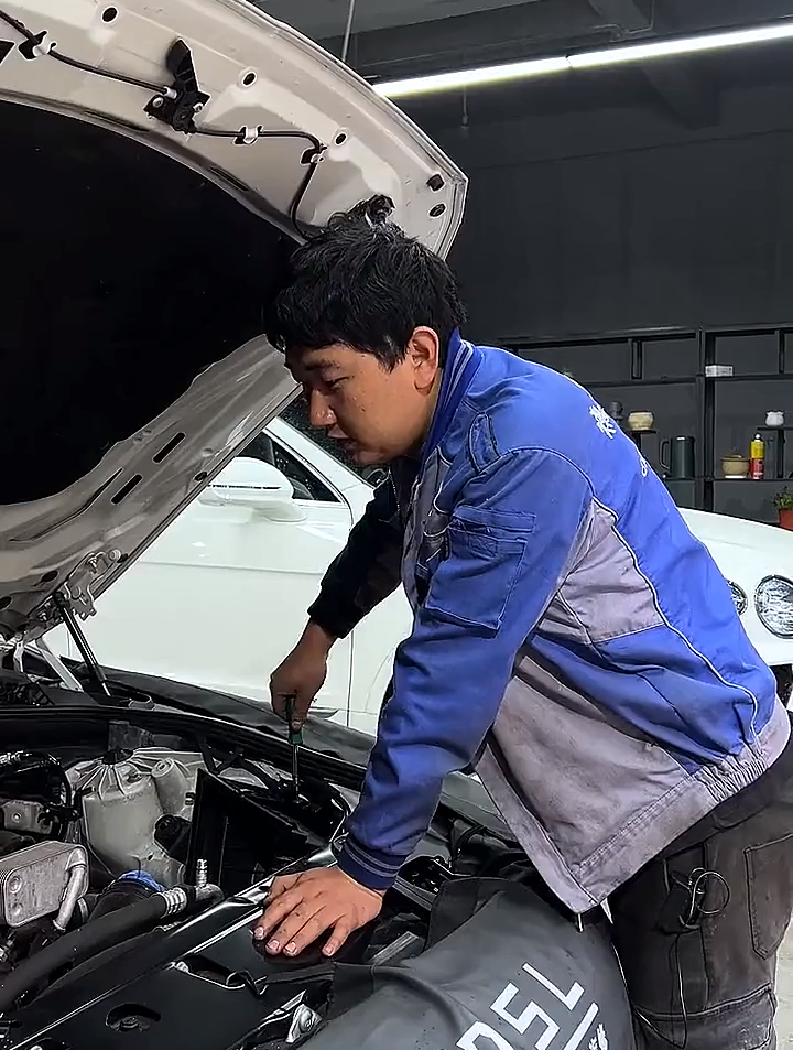 这款宝马车,漏氟、空调不制冷是通病,小小改进就解决