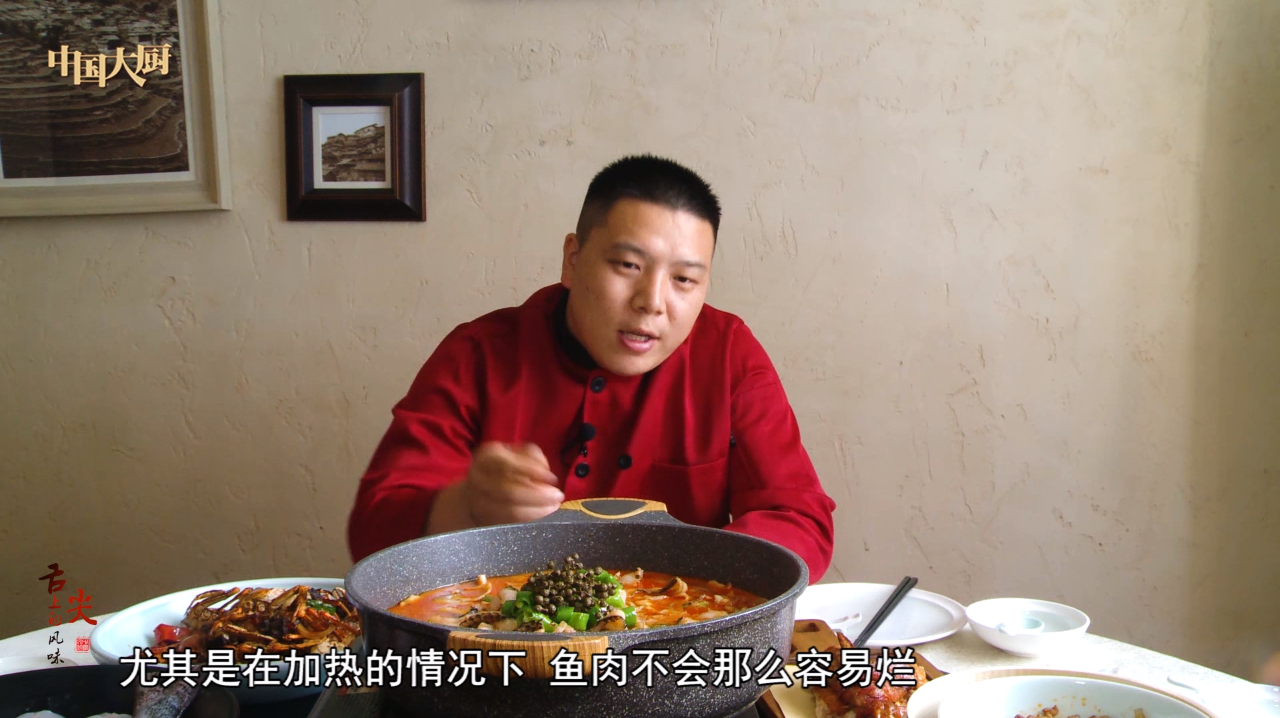 这才是老坛泡菜黑鱼最地道的做法,椒香四溢,吃着真过瘾