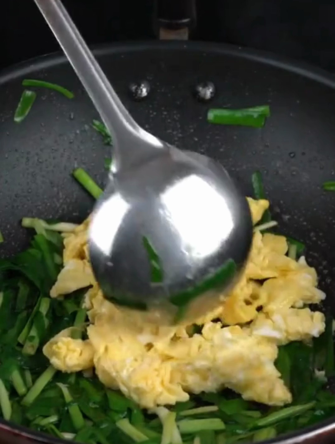 韭菜炒鸡蛋的家常做法