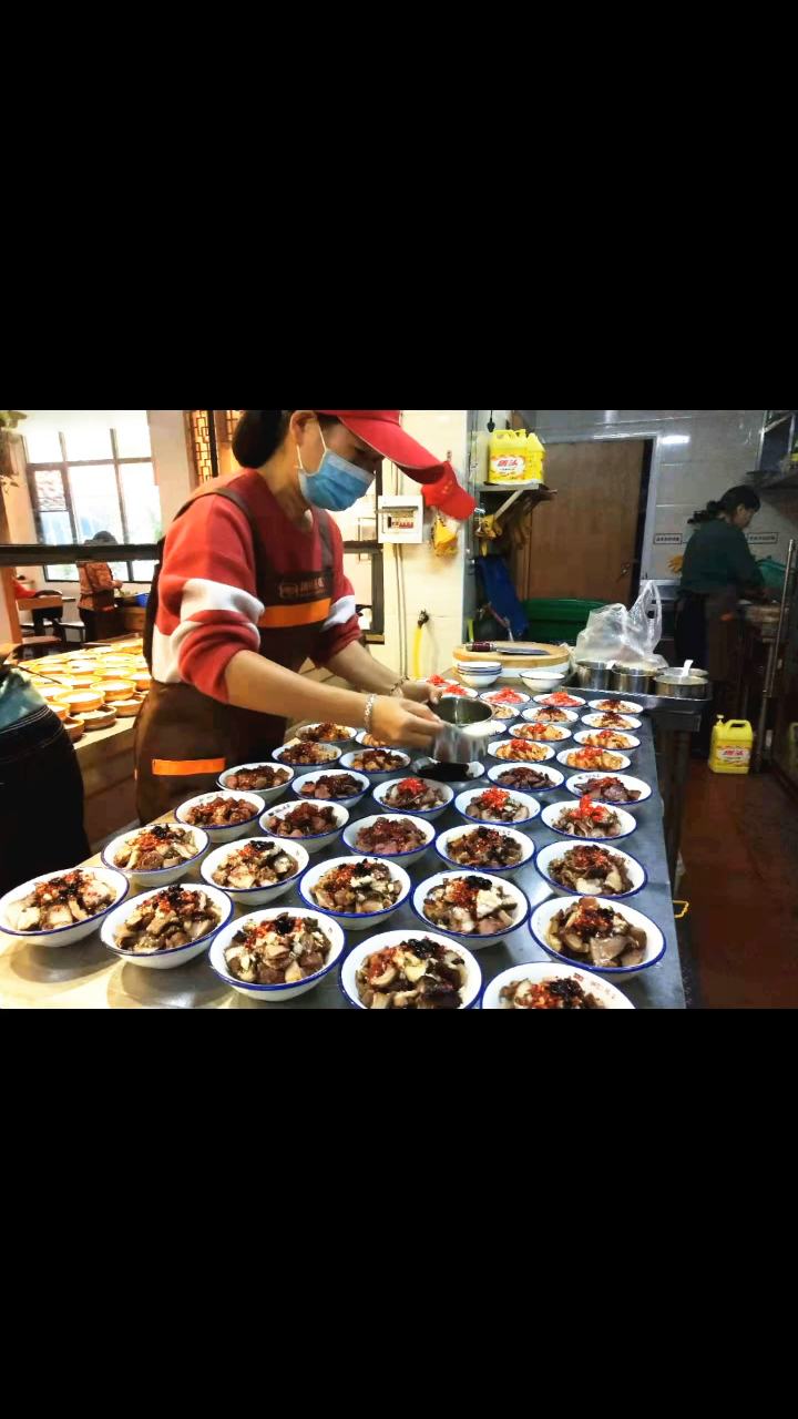 浏阳蒸菜传承非遗美食文化