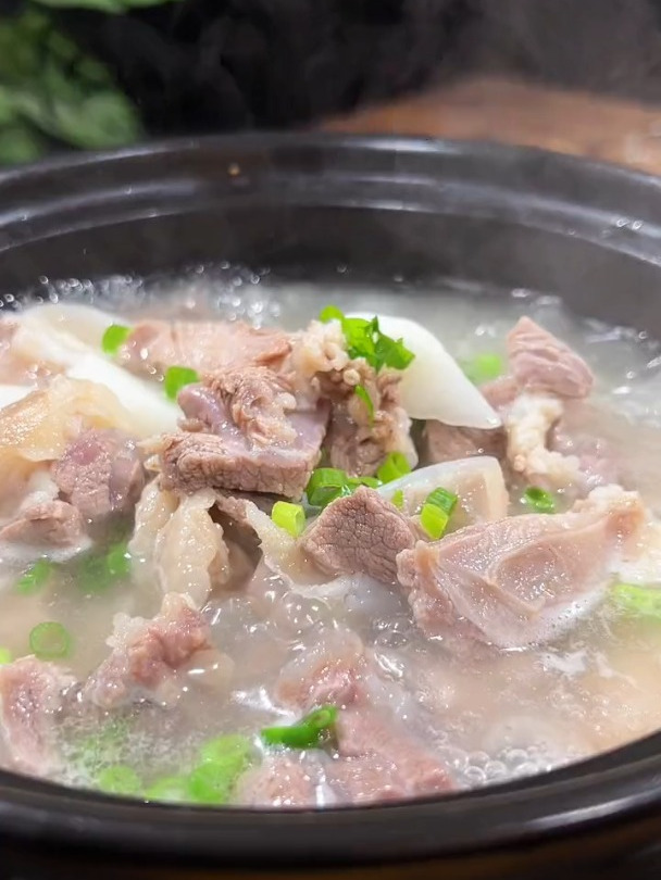 营养滋补的萝卜羊肉汤