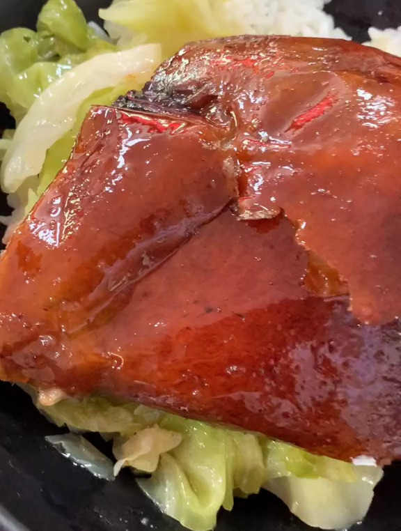 荔枝柴烧鹅肶。