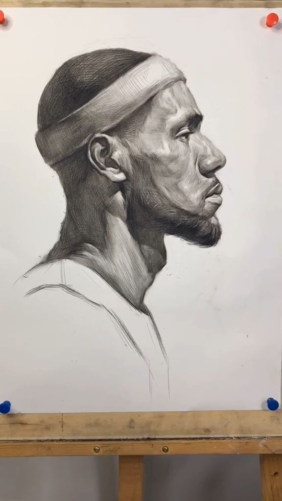 小皇帝詹姆斯素描头像