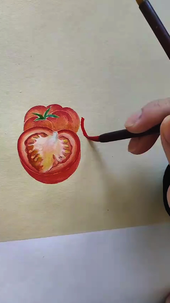 新鲜的西红柿给自己画一道菜