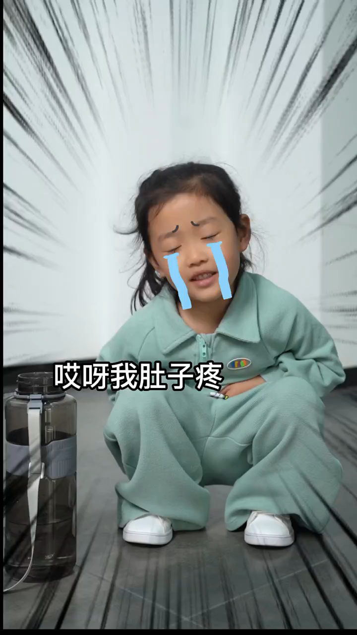 孩子喝凉水会闹肚子,就算是夏天孩子们也要喝温水