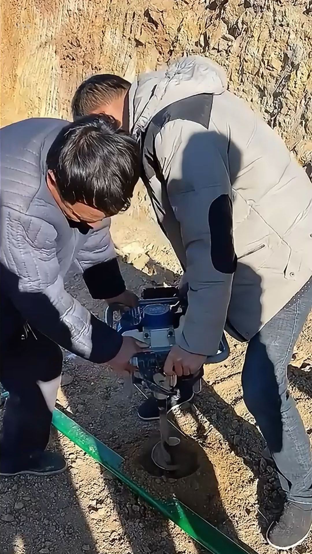 低成本插地式的养鸭鹅大棚